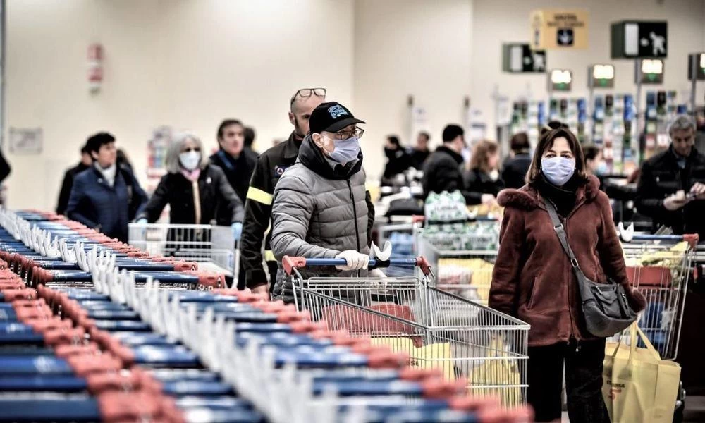 Παπαθανάσης: Τα ράφια των σούπερ μάρκετ είναι γεμάτα
